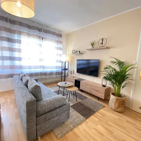 Schulz Zentrum 3* بون