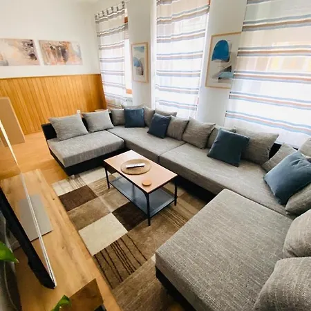 Schulz Zentrum 3* بون